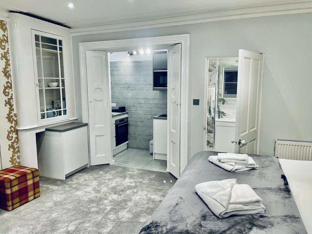 Deluxe Studios With Spa Included Πόρτσμουθ Εξωτερικό φωτογραφία
