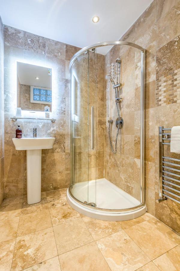 Deluxe Studios With Spa Included Πόρτσμουθ Εξωτερικό φωτογραφία